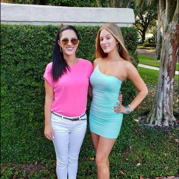 Meet your Posher, Amy - Picture 4 of 5